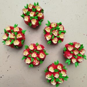 Roses Cupcakes - 6 Pack